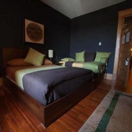 בונוויל Hotel Frederick מראה חיצוני תמונה