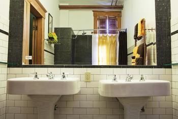 בונוויל Hotel Frederick מראה חיצוני תמונה